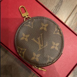 Louis Vuitton multi pochette accessories coin pouch